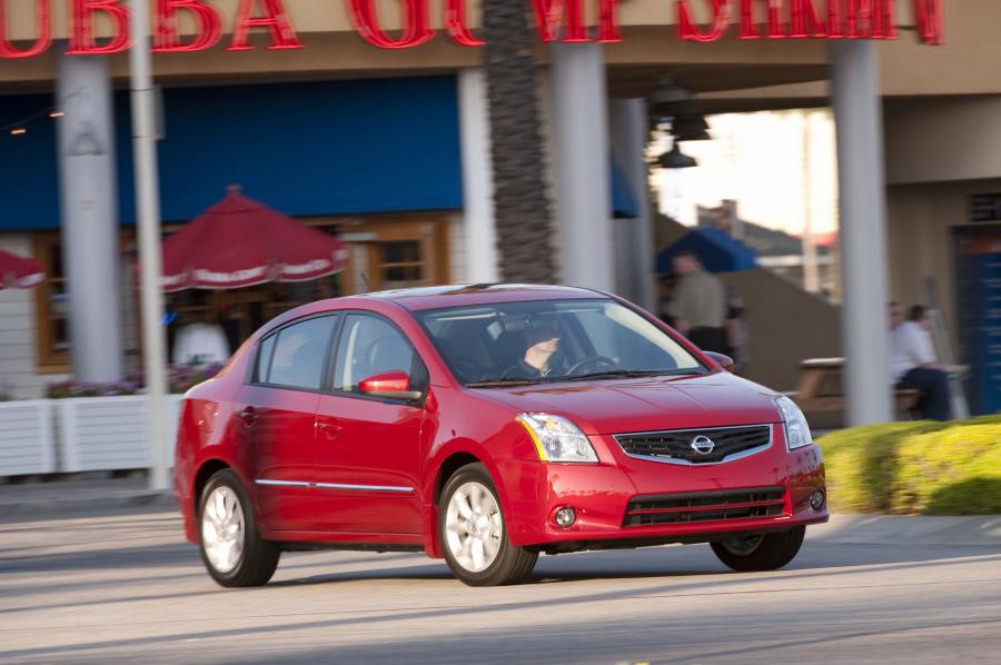  Nissan Sentra 2010 года  (фото 53 из 68)